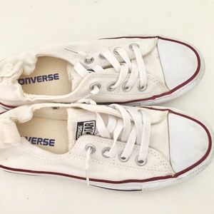 White Converse Low Tops Size 6✨